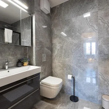Luxury Znjan,split-two Bathrooms And Free Parking *