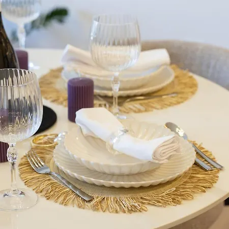Luxury Znjan, Сплит