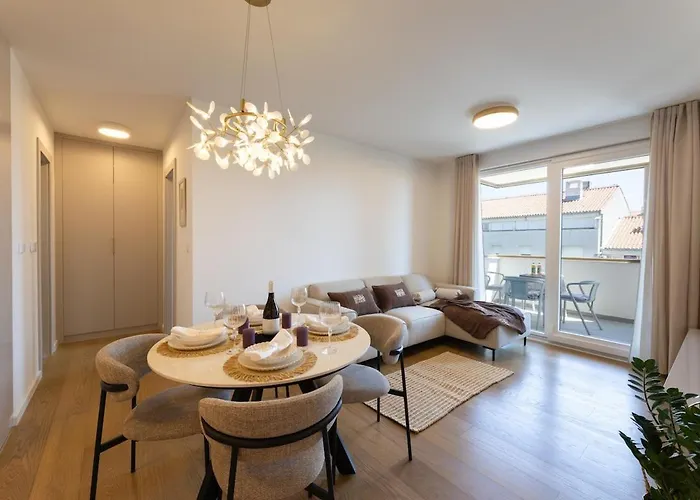 Luxury Znjan,split-two Bathrooms And Free Parking * 斯普利特