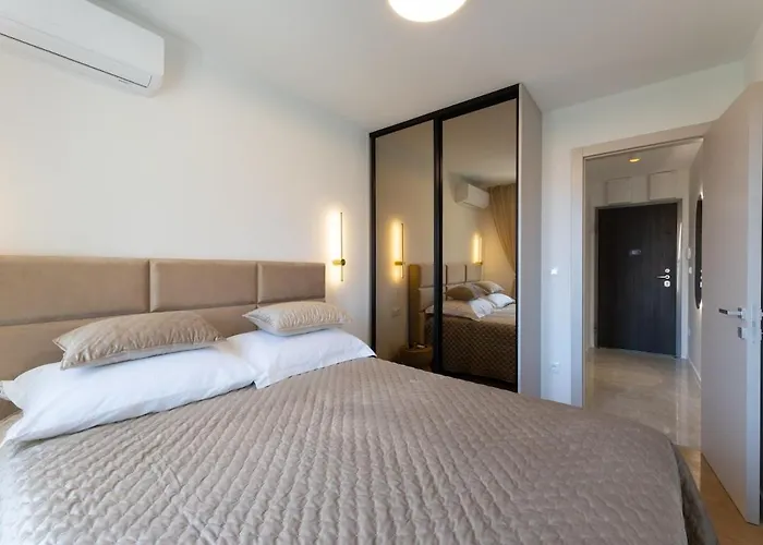 Luxury Znjan,split-two Bathrooms And Free Parking 公寓 斯普利特