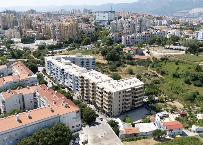 Luxury Znjan,split-two Bathrooms And Free Parking 斯普利特