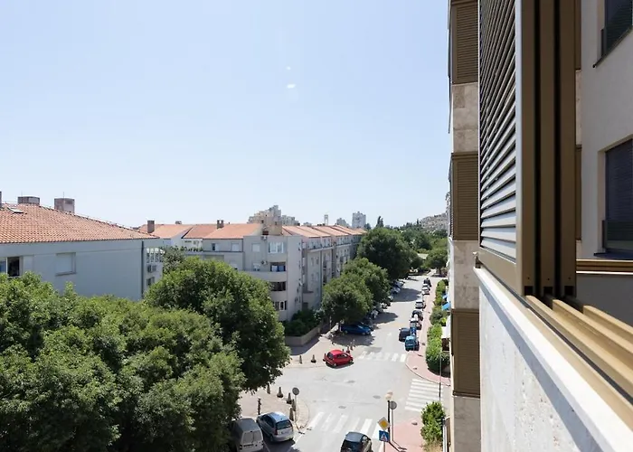 Luxury Znjan,split-two Bathrooms And Free Parking 斯普利特